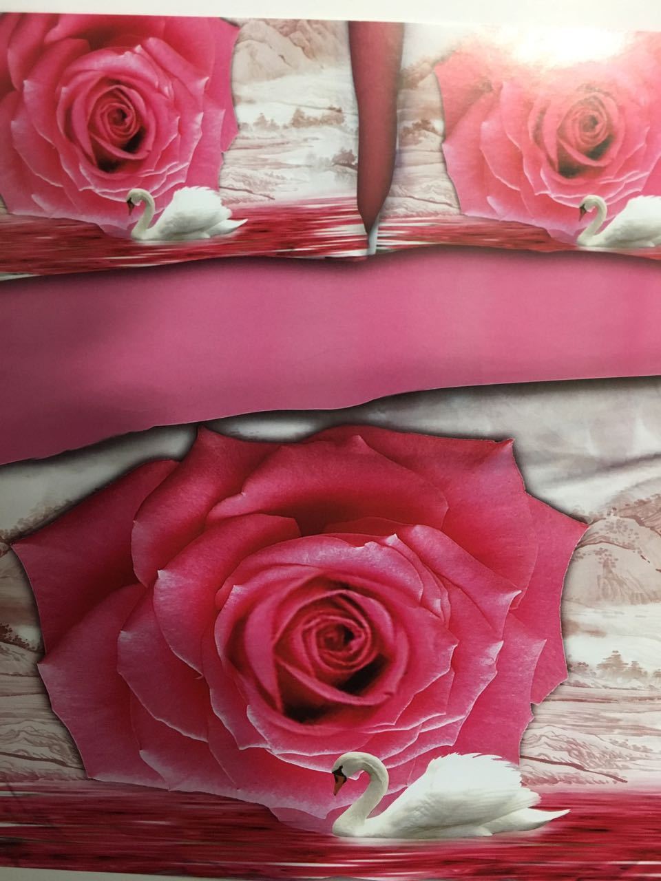 Roses & Swan Glace Cotton Bedsheet